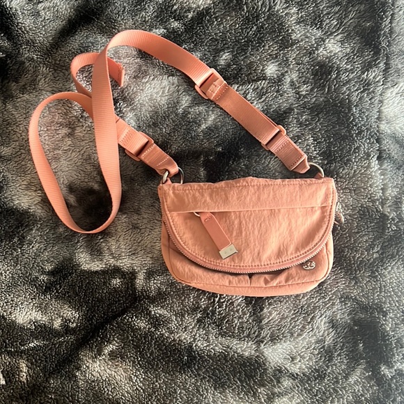 lululemon athletica Handbags - Lululemon All Night festival bag